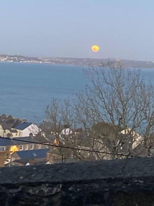 Modern With Outstanding Views, Sleeps 2 Holiday home *