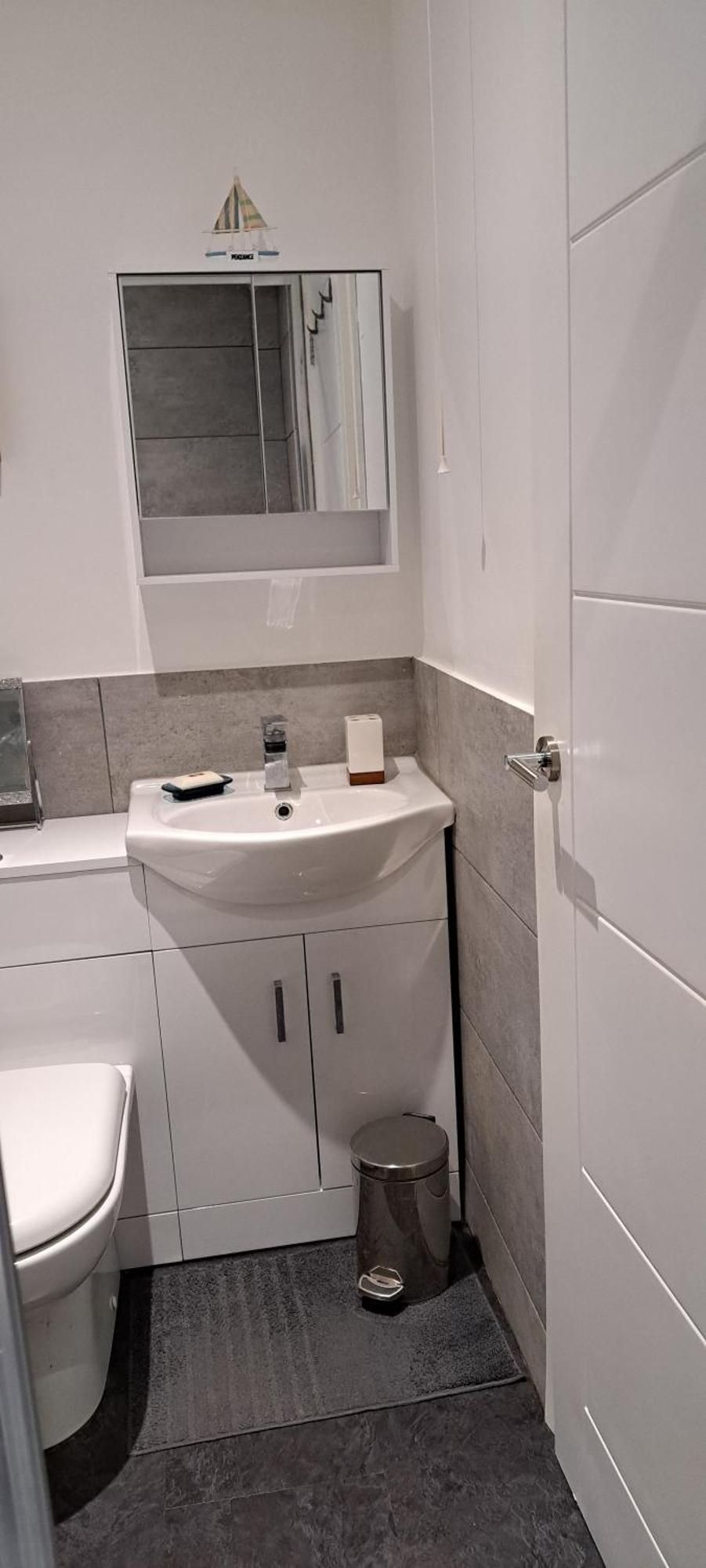 Modern With Outstanding Views, Sleeps 2 Newlyn